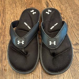 Under Armour men’s size 7 flip flop